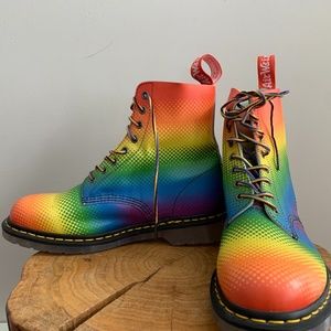 Dr. Martens Rainbow 1460 Pascal Pride in Multi Backhand